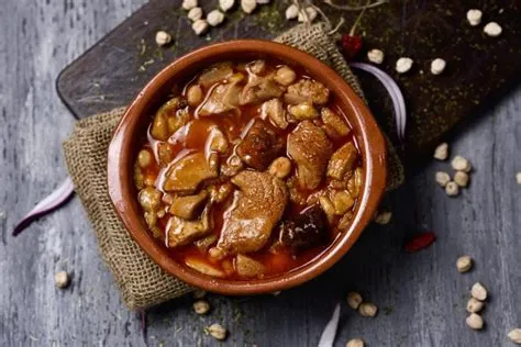  Callos a la Madrileña! Ein herzhaftes Gericht aus Madrid